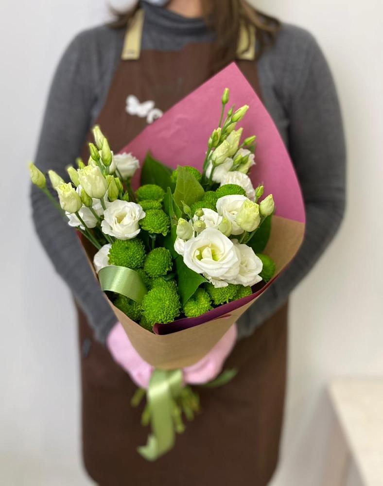 Букет цветов из: Хризантемы и Лизиантусы в Междуреченском