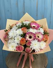 Букет цветов из:  Розы, Герберы и Хризантемы в Междуреченском