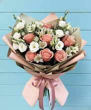 Букет цветов из:  Розы, Альстромерии и Лизиантусы в Междуреченском