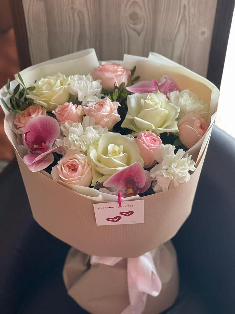 Букет цветов из: Орхидеи, Розы и Гвоздики в Междуреченском