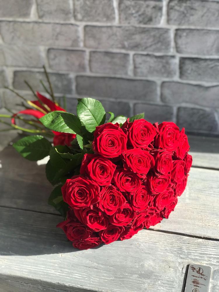 Букет Красные розы Фридом в Междуреченском