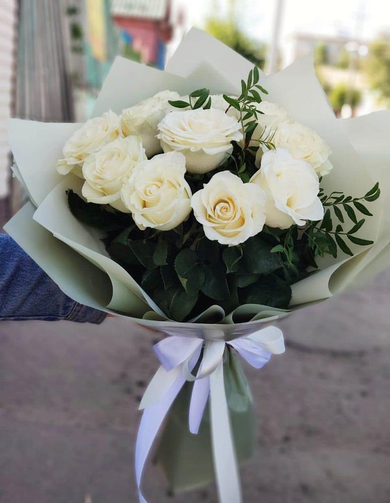 Букет Белые розы Проуд в Междуреченском