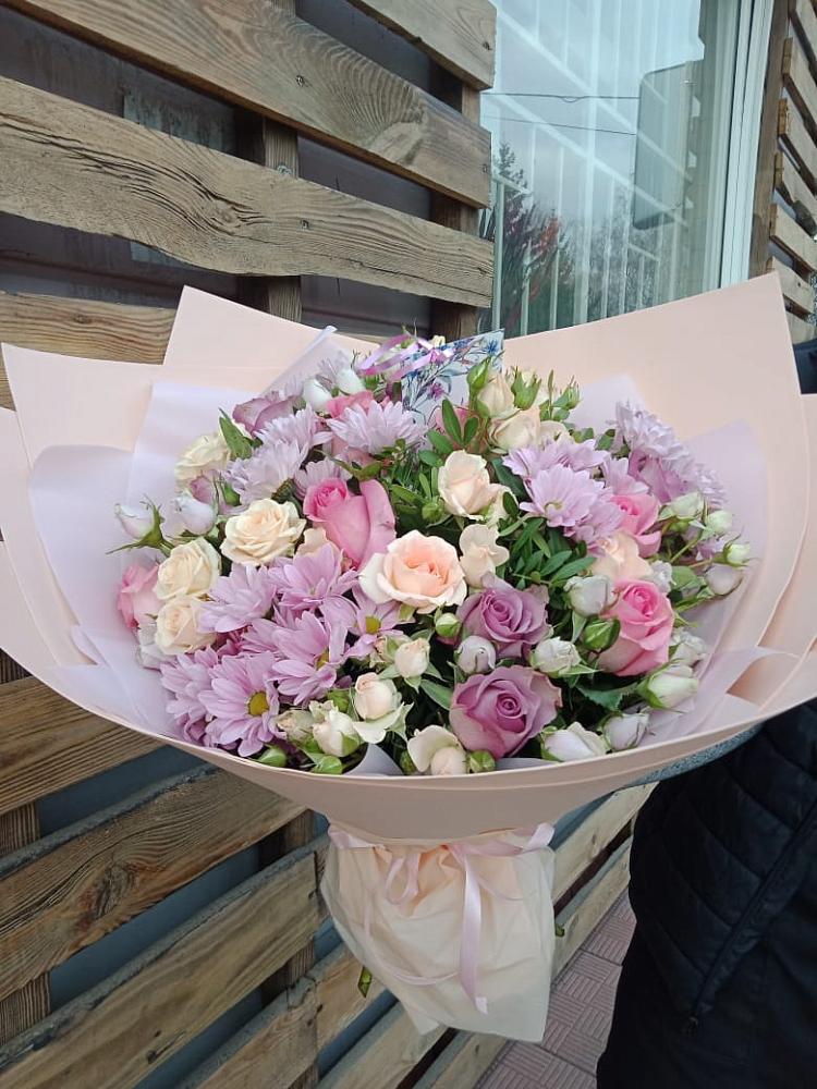 Букет цветов из: Розы и Хризантемы в Междуреченском