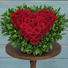 Цветочная композиция из Розы в виде сердца в Междуреченском