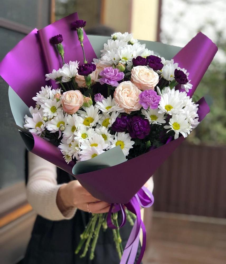 Букет цветов из: Хризантемы, Гвоздики и Розы в Междуреченском