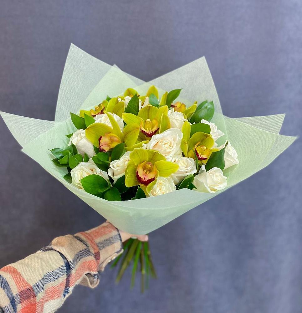 Букет цветов из: Орхидеи и Розы в Междуреченском