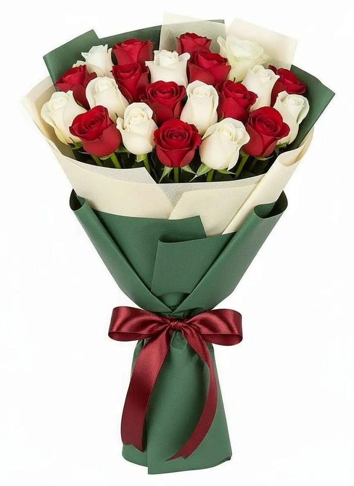 Букет Микс из красных и белых роз в Междуреченском