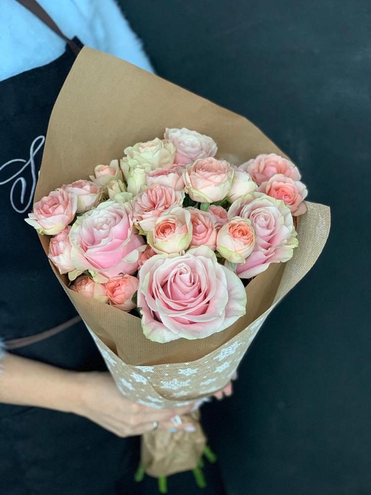 Букет цветов из: Хризантемы и Розы в Междуреченском