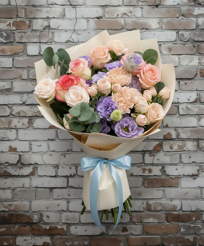 Букет цветов из: Розы, Лизиантусы и Гвоздики в Междуреченском