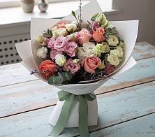 Букет цветов из:  Розы, Лизиантусы и Гвоздики в Междуреченском