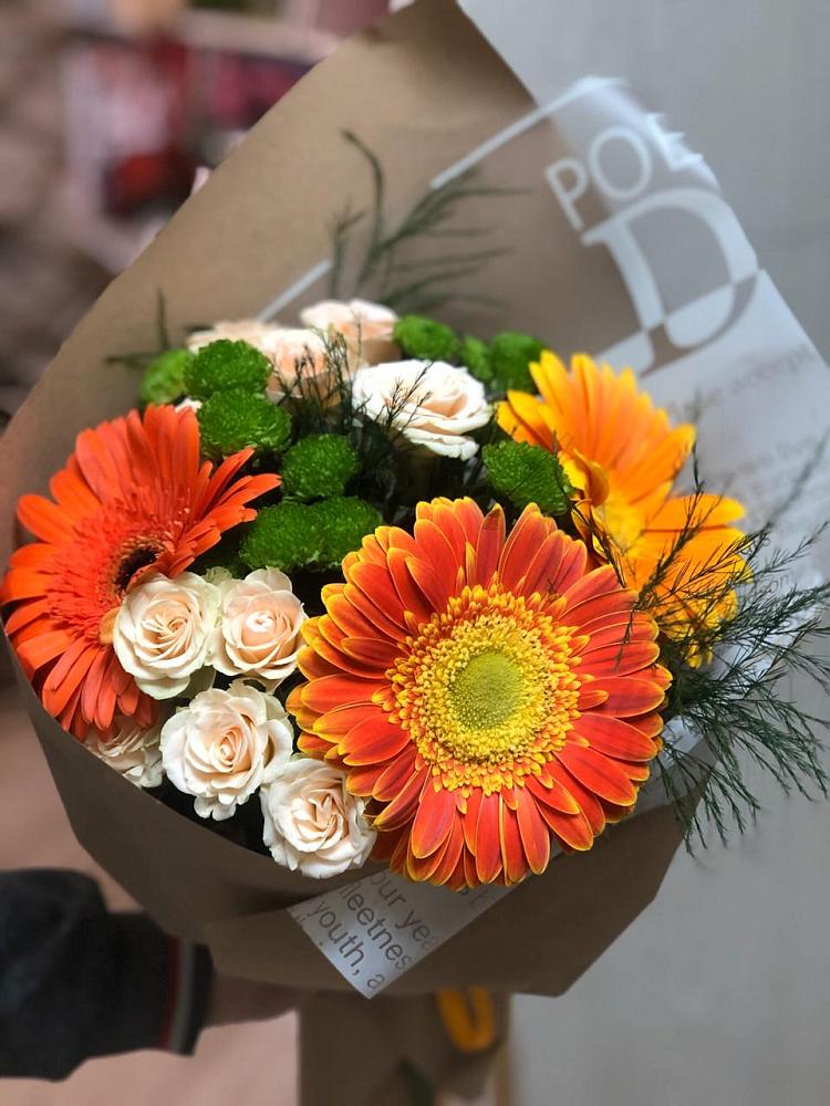 Букет цветов из: Герберы, Хризантемы и Розы в Междуреченском