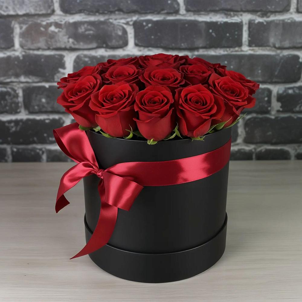 Цветочная композиция из Розы в шляпной коробке в Междуреченском